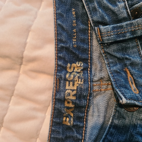 Express Stella Jeans (with factory distressing & extra stitching), Sz 6 - Picture 8 of 9